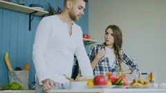 Hádky a ticho: jak se naučit naslouchat a kdy je konflikt normální?