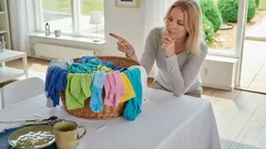 Tyto oblečení a spodní prádlo je třeba prát dvakrát častěji: odborníci vysvětlují proč