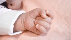 Nejžhavější jména roku 2025 překvapí každého, i tradiční rodiče