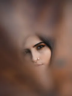 Detailní fotografie ženské tváře na blízko